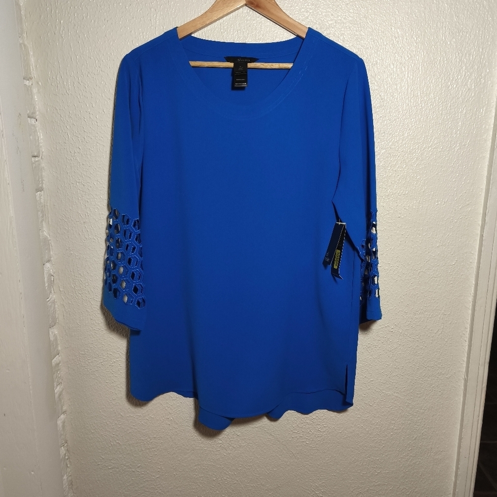 NWT Ali Miles Embroidered Eyelet Cutout Sleeve Tunic Blouse sz M Blue